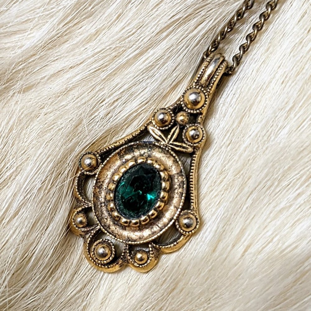 Beautiful Gold & Emerald Color Necklace